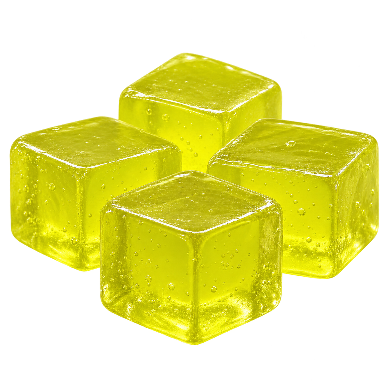 Quatro gummies quadradas Delta-9 MoonLion Hemp, translúcidas, em verde-limão amarelado